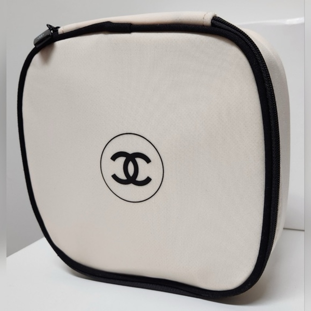 NEW Chanel Les Beiges Makeup Bag Genuine Gift with Purchase Cosmetics Bag - Picture 5 of 8